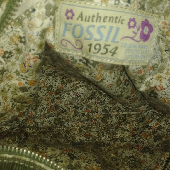 Authentic Fossil moss Green purse soft - Picture 4 of 4